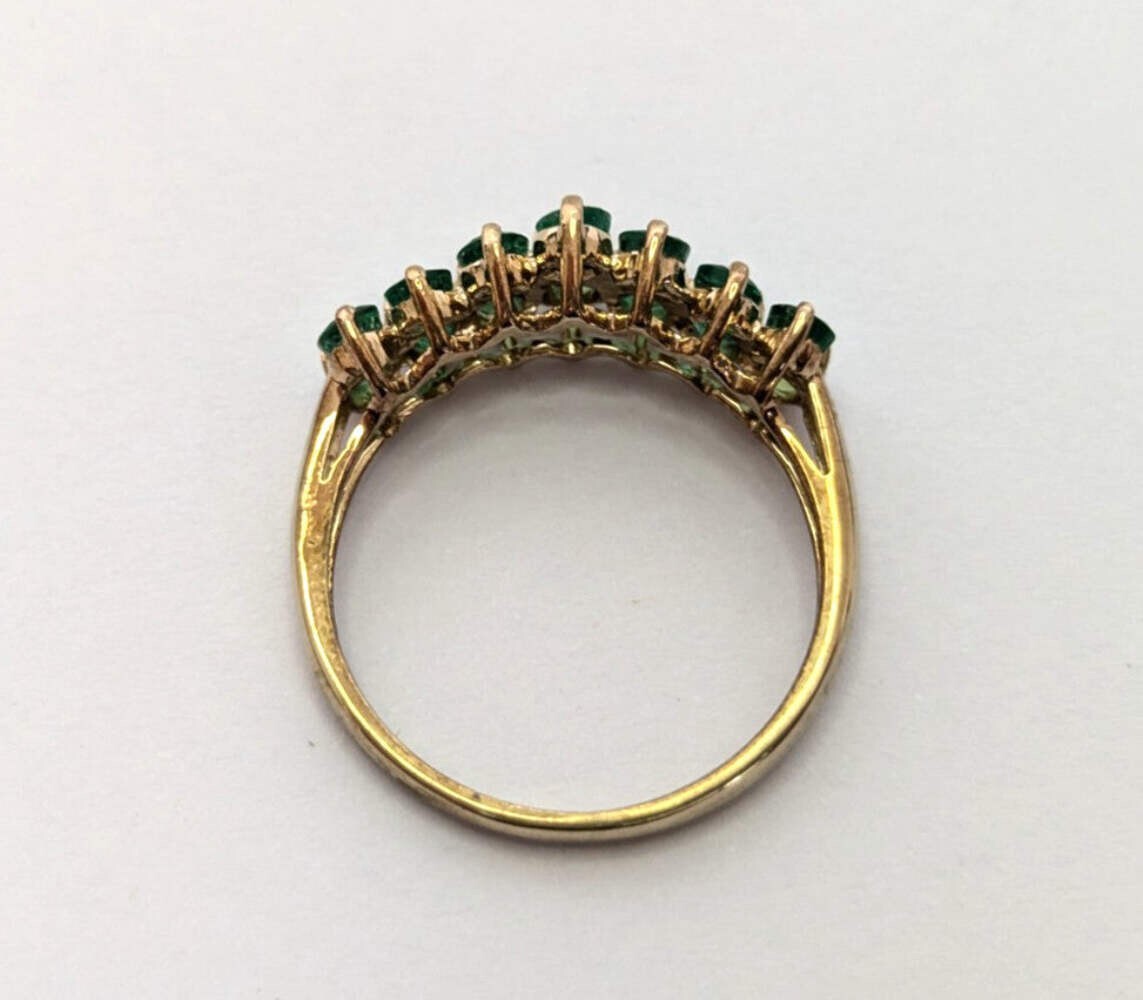 9ct Gold Ring Emerald Green 14x Hallmarked Size Q 2.5g