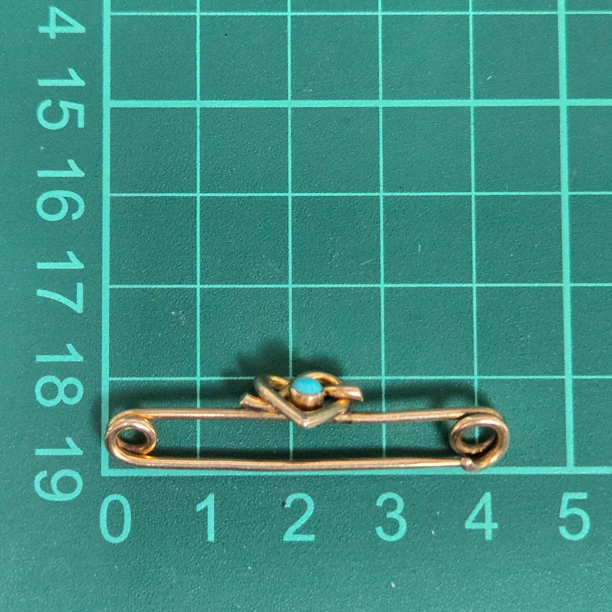 9ct Yellow Gold Heart Brooch Turquoise Stone Hallmarked Size 43mm x 10mm