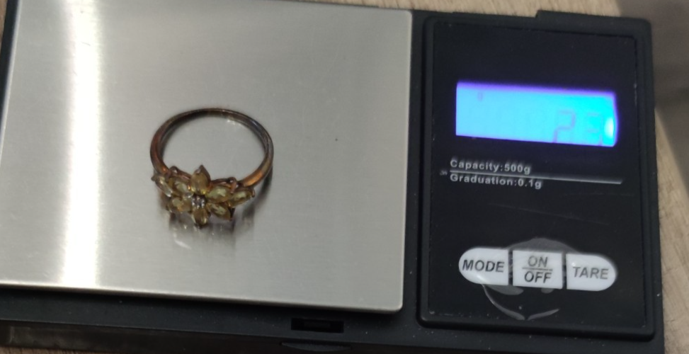 Apatite Diamond Ring 9ct Yellow Gold Size R 1/2 Hallmarked Cocktail 2.3g