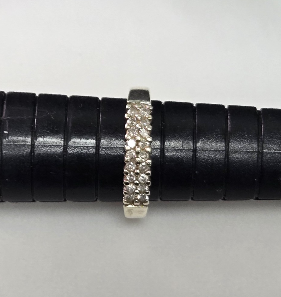 9ct White Gold Ring Diamond Stones Double Row Size M Hallmarked 2.1g