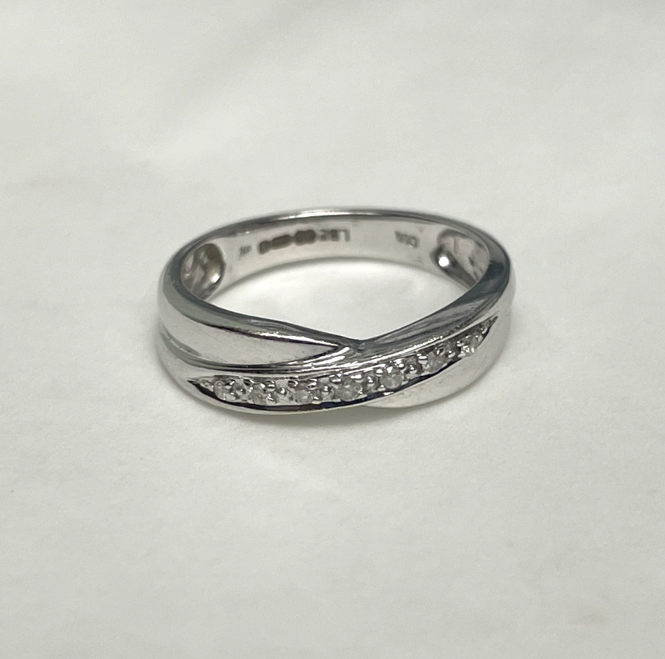 9ct White Gold Ring Diamond Hallmark Size J 1/2