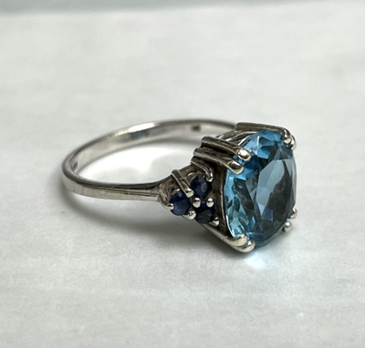 9ct White Gold Ring Topaz And Sapphire Hallmark Size N