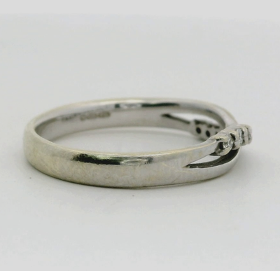 9ct White Gold Ring Diamond Stones UK Hallmarked Size N 2.6g