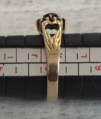 9ct Yellow Gold Garnet Ring Size J Solid 8x Round Red Stones Weight 1.8g0