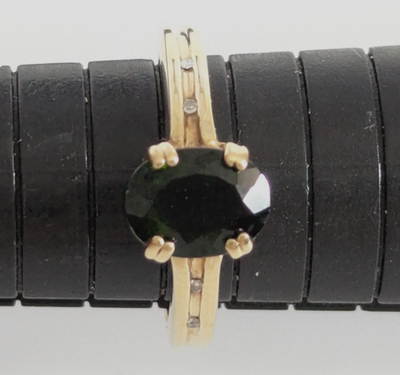 9ct Yellow Gold Diopside Ring Oval Green Stone Diamonds Size P UK 2.9 g Full Cut
