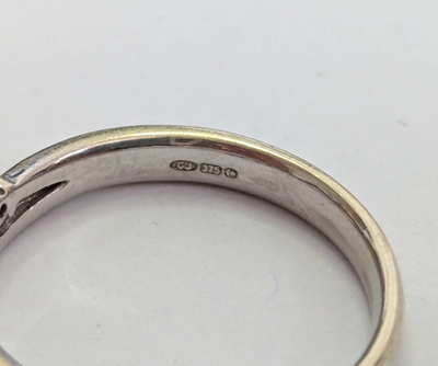 9ct White Gold Ring Diamond Stones UK Hallmarked Size N 2.6g