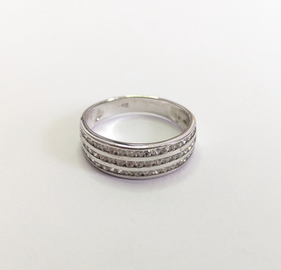 9ct White Gold Cubic Zirconia Wide Hallmarked Ring Size O 2.6g