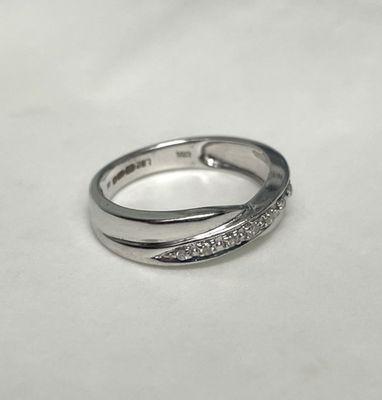9ct White Gold Ring Diamond Hallmark Size J 1/2