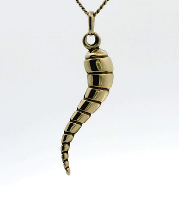 9ct Yellow Gold Horn Pendant Charm 375 Stamped Size 28mm x 7mm 0.5g