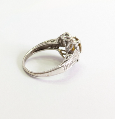 9ct White Gold Ring Sphene Diamond Hallmark Size N 3.5g