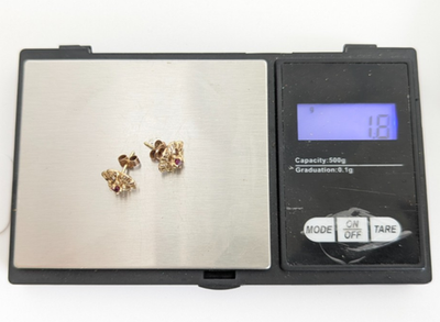 9ct Gold Stud Earrings Garnet Red Stones Hallmarked 1.8g Butterfly Backs