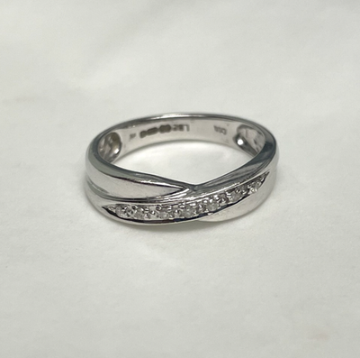9ct White Gold Ring Diamond Hallmark Size J 1/2