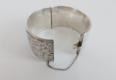 Vintage 1866 Solid Silver Buckle Style Hinged Bangle Hallmarked Birmingham