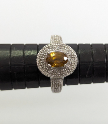 9ct White Gold Ring Sphene Diamond Hallmark Size N 3.5g
