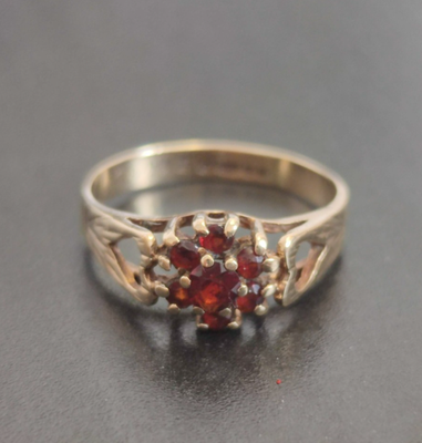 9ct Yellow Gold Garnet Ring Size J Solid 8x Round Red Stones Weight 1.8g0