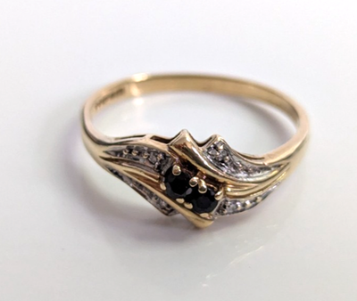 9ct Gold Ring Sapphire and Diamond 1989 Hallmarked Size R 2.1g
