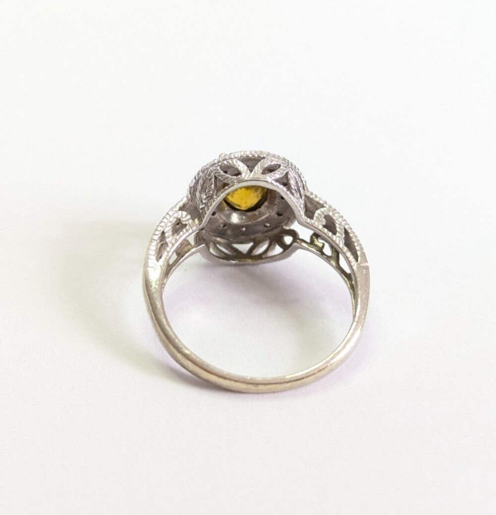 9ct White Gold Ring Sphene Diamond Hallmark Size N 3.5g