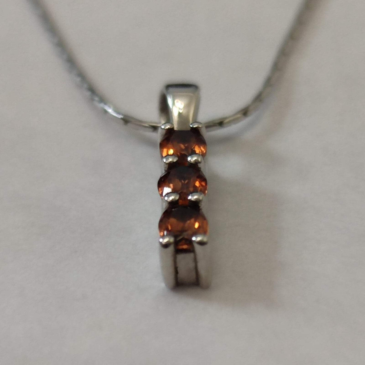 925 Sterling Silver Red Garnet Pendant Necklace 45cm Stamped January COA 2.8g