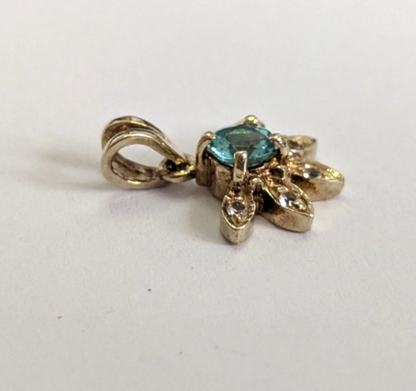 9ct Yellow Gold Necklace Flower Pendant Topaz Diamond Stones 14mm x 16mm 1.3g