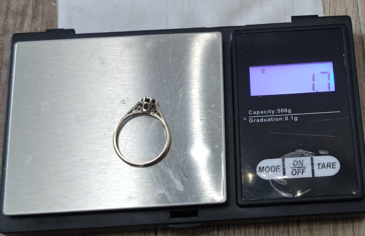 9ct Gold Ring Diamond Single White Gold Hallmark Size O