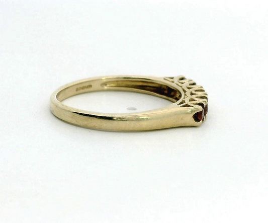 9ct Gold Cubic Zirconia Ring Size N UK Hallmarked 2006 2.3g Red Gemstones