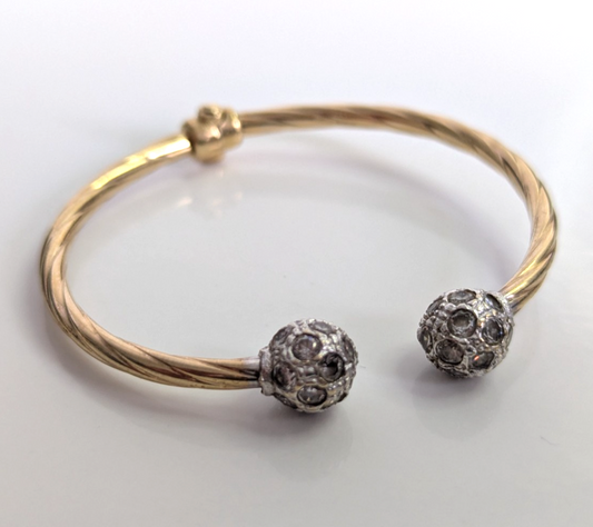 Children Bangle 9ct Yellow Gold Cubic Zirconia Stones 9ct Stamped 34mm x 44mm