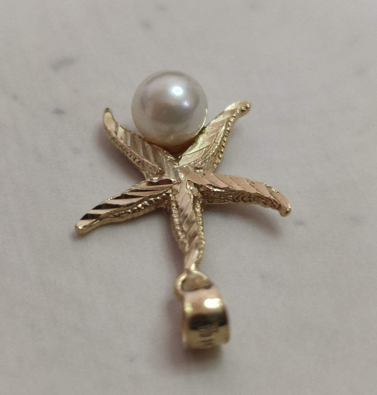 14ct Yellow Gold Starfish Pendant White Pearl Stones 14ct Stamped 18mm x 29mm