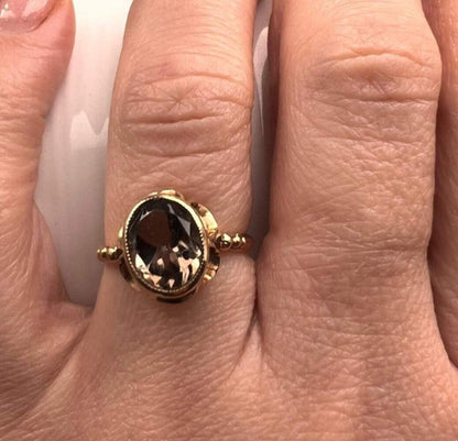 9ct Gold Ring Quartz Oval Cut Hallmark Size K 1/2