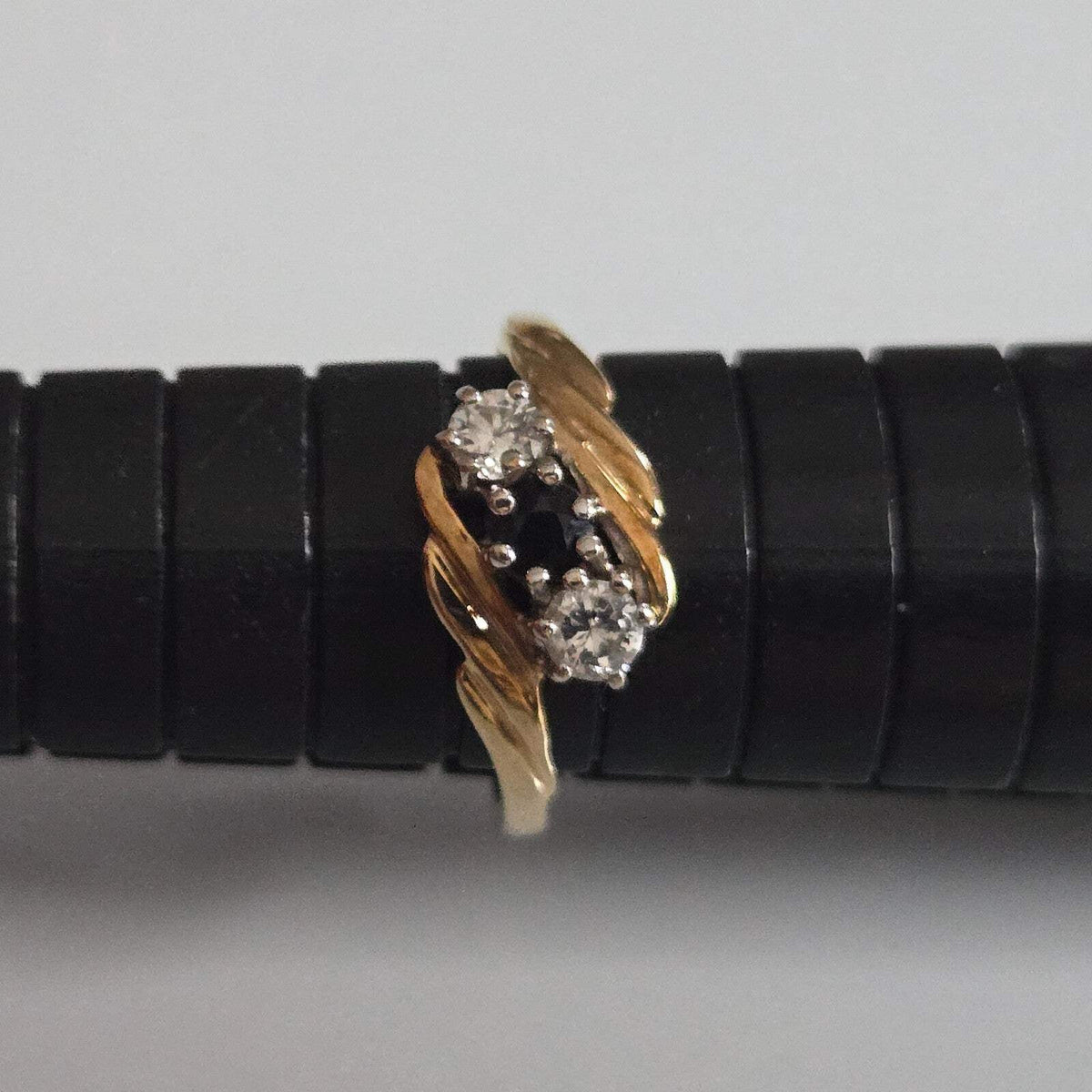 9ct Gold Ring Sapphire Twist Hallmark Size J 1/2 1.4g