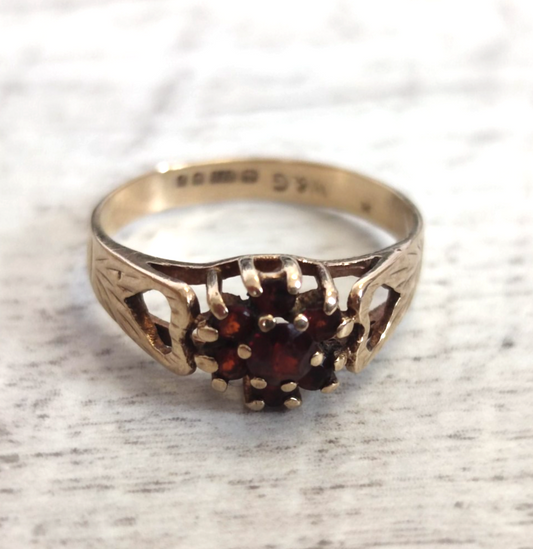 9ct Yellow Gold Garnet Ring Size J Solid 8x Round Red Stones Weight 1.8g0
