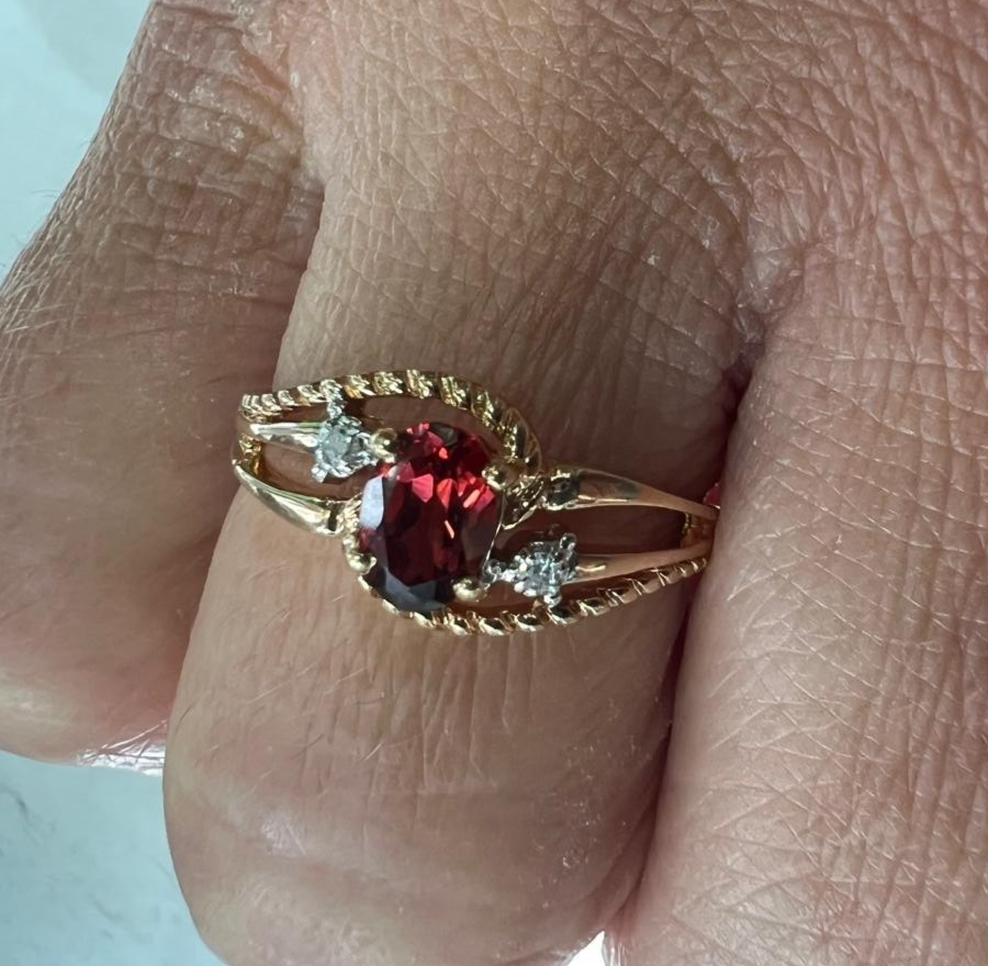 9ct Yellow Gold Red Garnet Diamond Trilogy Ring Birmingham Hallmarked Size M 1/2