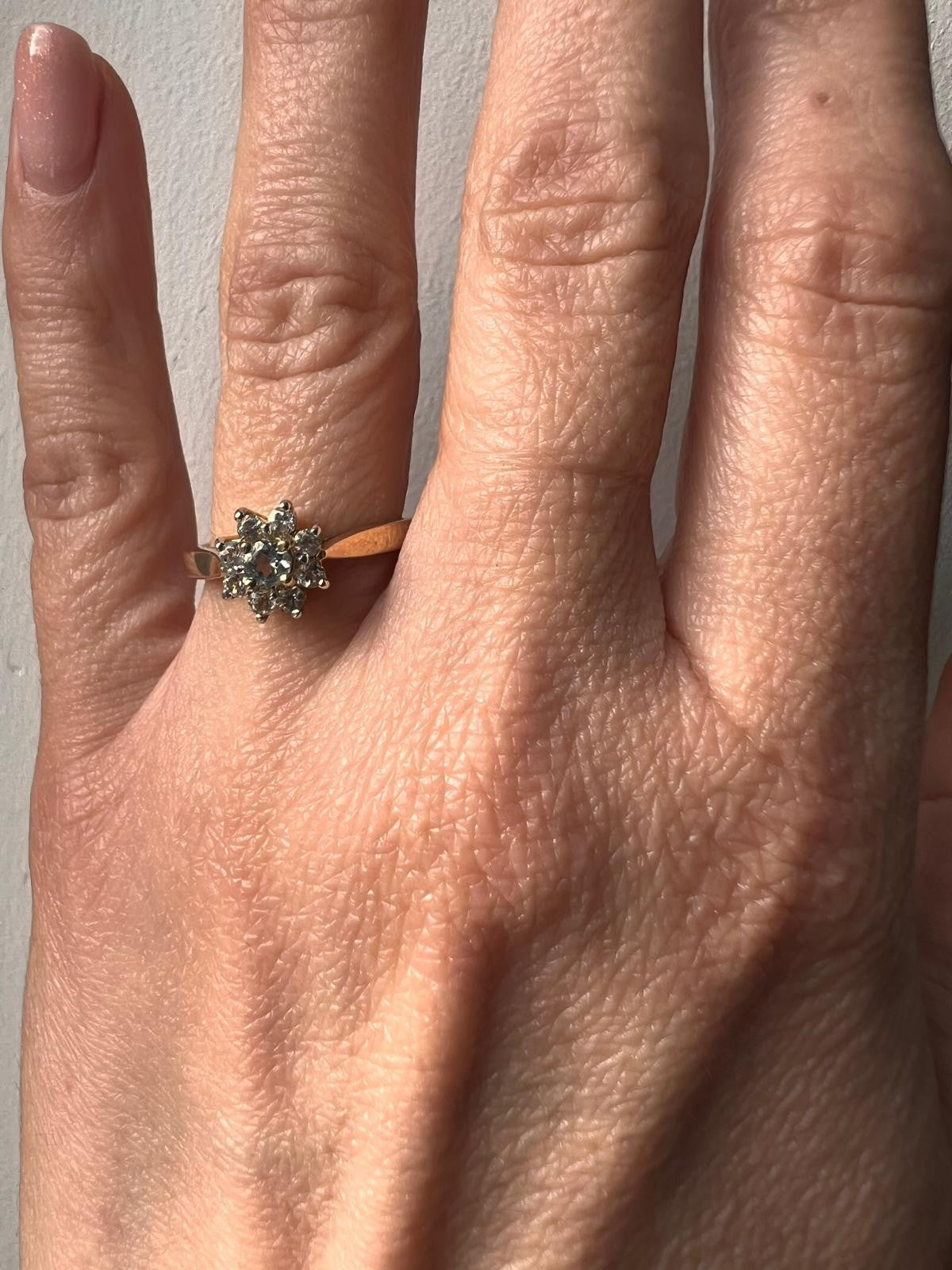 9ct Gold Aquamarine CZ Ring Size N 1/2 Hallmarked 375 Cluster 3.5g
