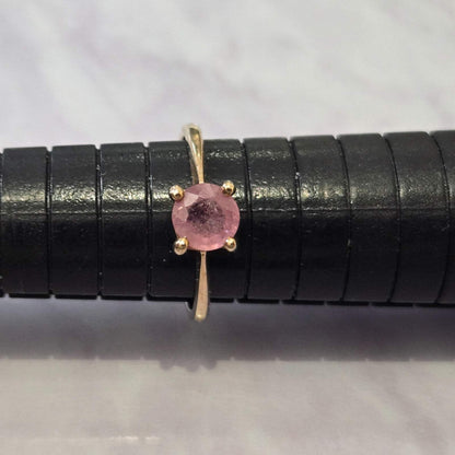 9ct Gold Ring Quartz Solitaire Hallmarked Size N 1.9g