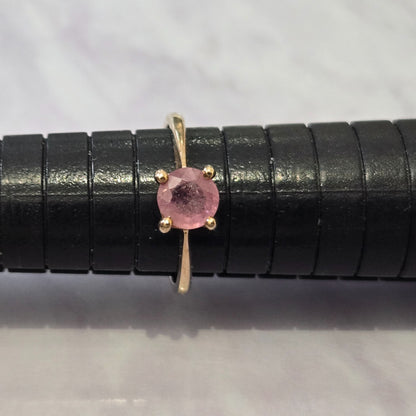 9ct Gold Ring Quartz Solitaire Hallmarked Size N 1.9g