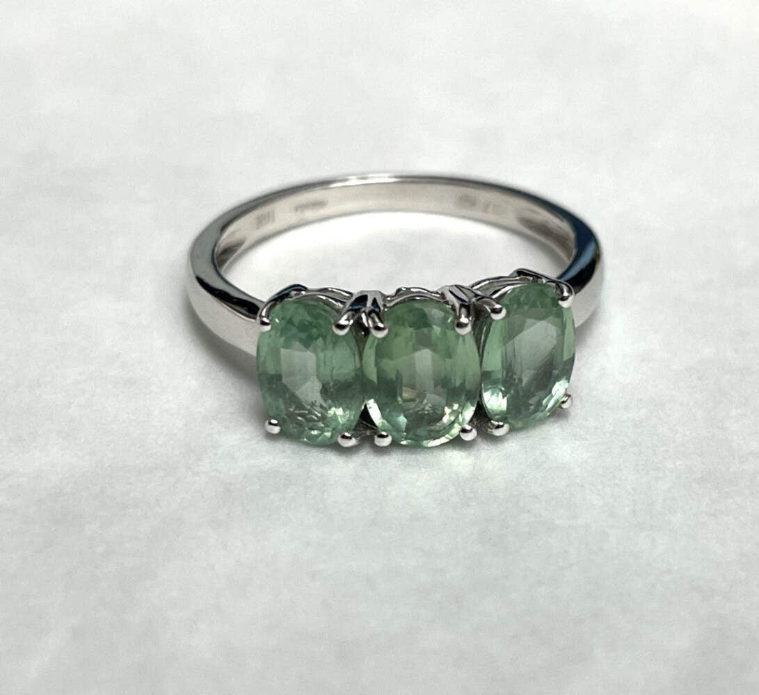 9ct White Gold Three Spinel Ring 375 Size O Authentic Gold Hallmark