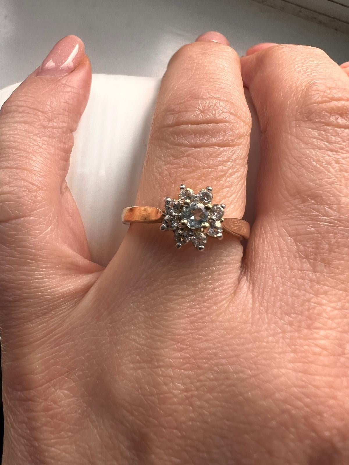 9ct Gold Aquamarine CZ Ring Size N 1/2 Hallmarked 375 Cluster 3.5g