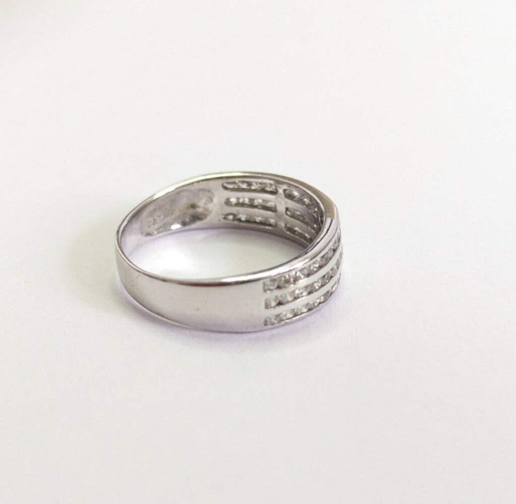 9ct White Gold Cubic Zirconia Wide Hallmarked Ring Size O 2.6g