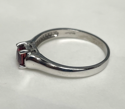 9ct White Gold Ring Tourmaline Red Solid Band Hallmark Size R