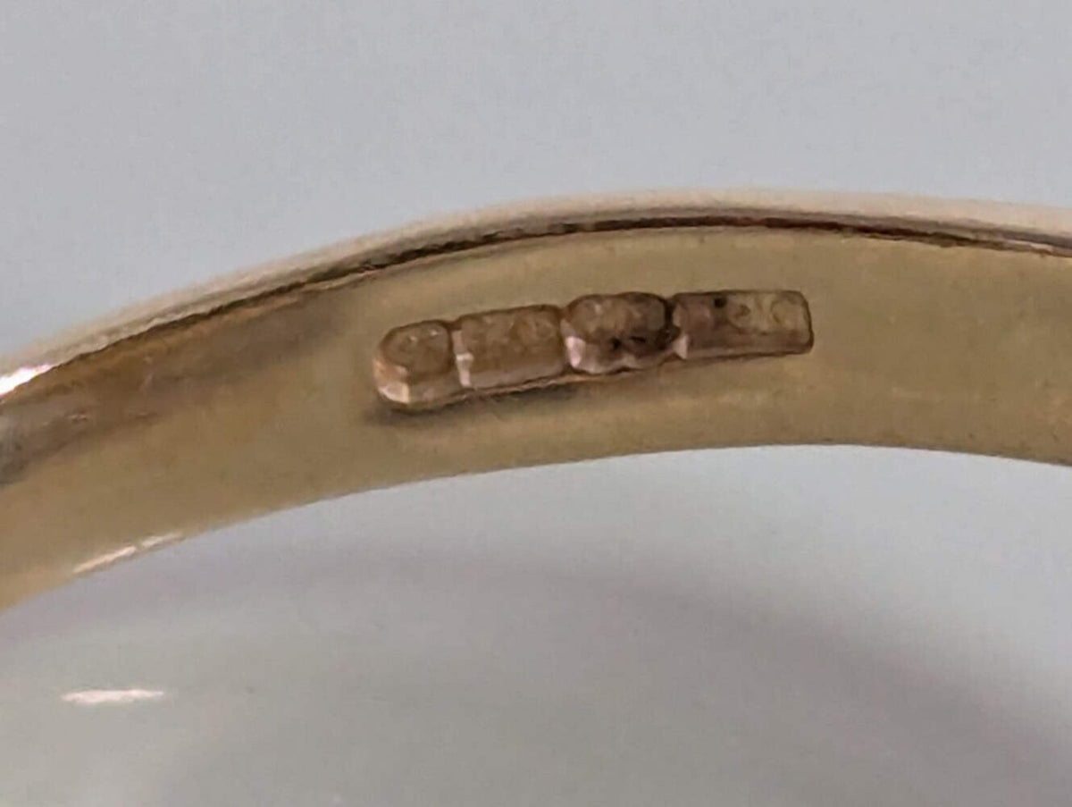 9ct Gold Signet Ring Love Heart Shaped Solid Band Hallmark Size O