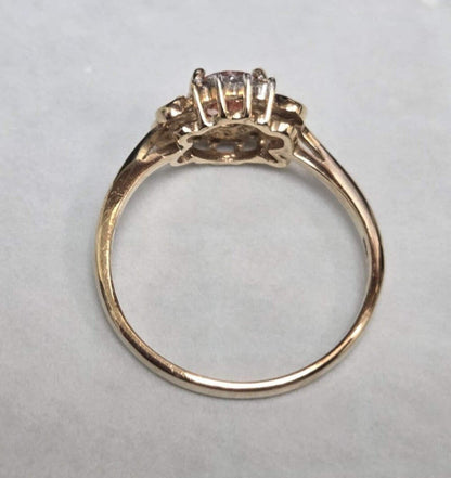 9ct Gold Orange White Sapphire Ring Size R Hallmarked 375 September 2.6g
