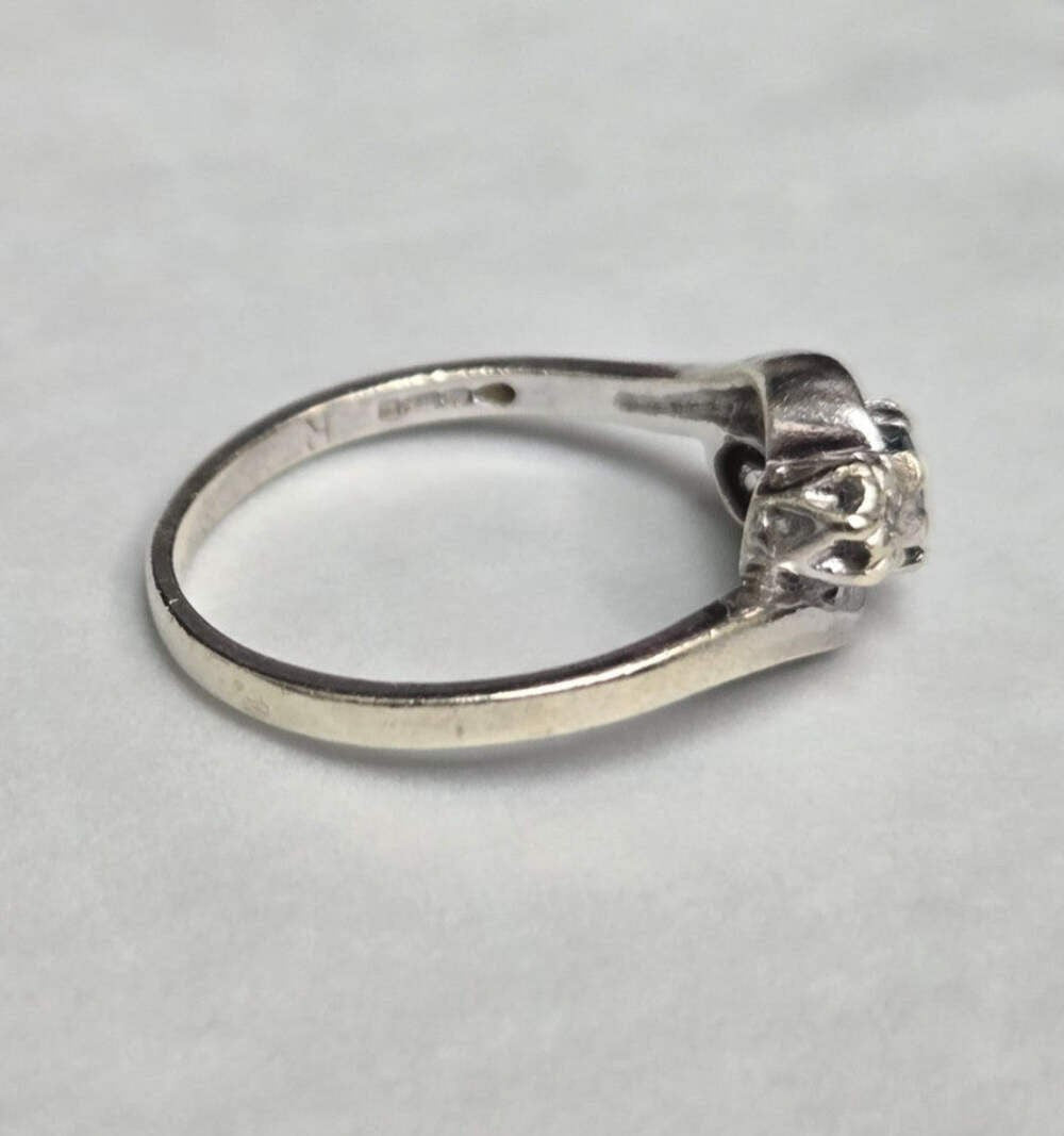 9ct White Gold Ring Aquamarine and Diamond Stones Authentic Hallmark Ring Size L