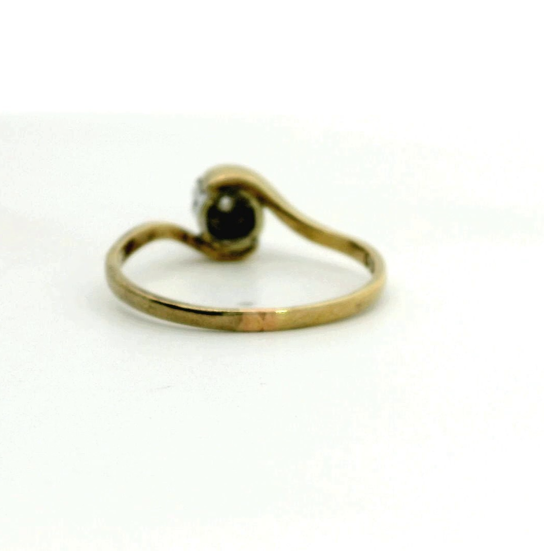 Vintage 9ct Gold Ring Diamond 0.10ct Gemstone Hallmark Size R illusion Crossover
