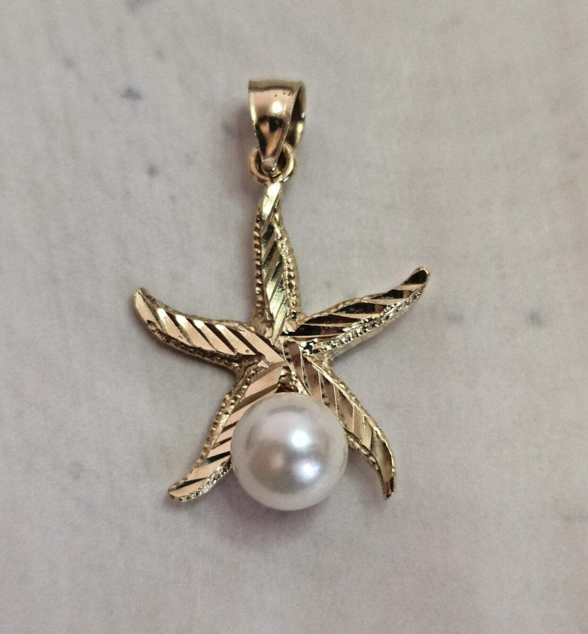 14ct Yellow Gold Starfish Pendant White Pearl Stones 14ct Stamped 18mm x 29mm