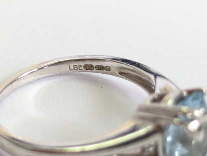 9ct White Gold Ring Oval Blue Topaz Solitaire Size Q 1/2 3.8g Hallmarked