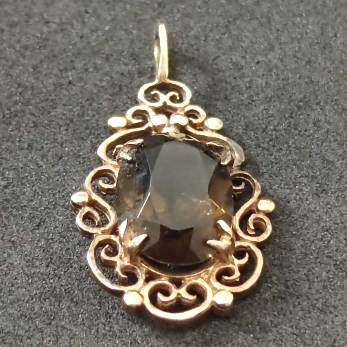 9ct Yellow Gold Pendant Smoky Quartz Ornate Filigree Scrollwork Border 2.3g