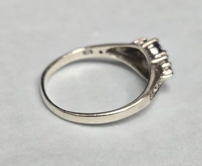 9ct Yellow Gold Ring Cubic Zirconia Stones Authentic Hallmark Ring Size M