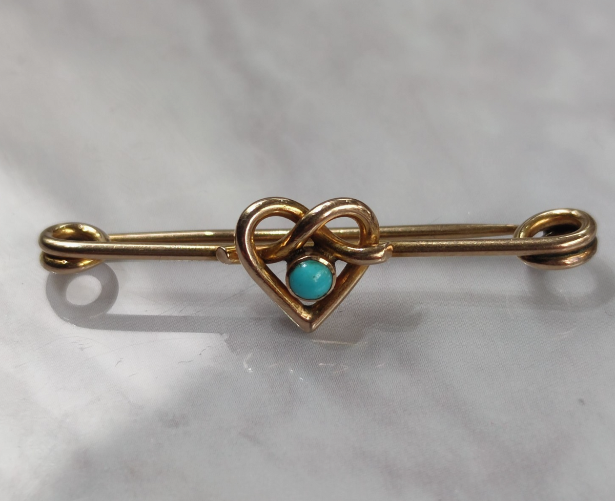 9ct Yellow Gold Heart Brooch Turquoise Stone Hallmarked Size 43mm x 10mm