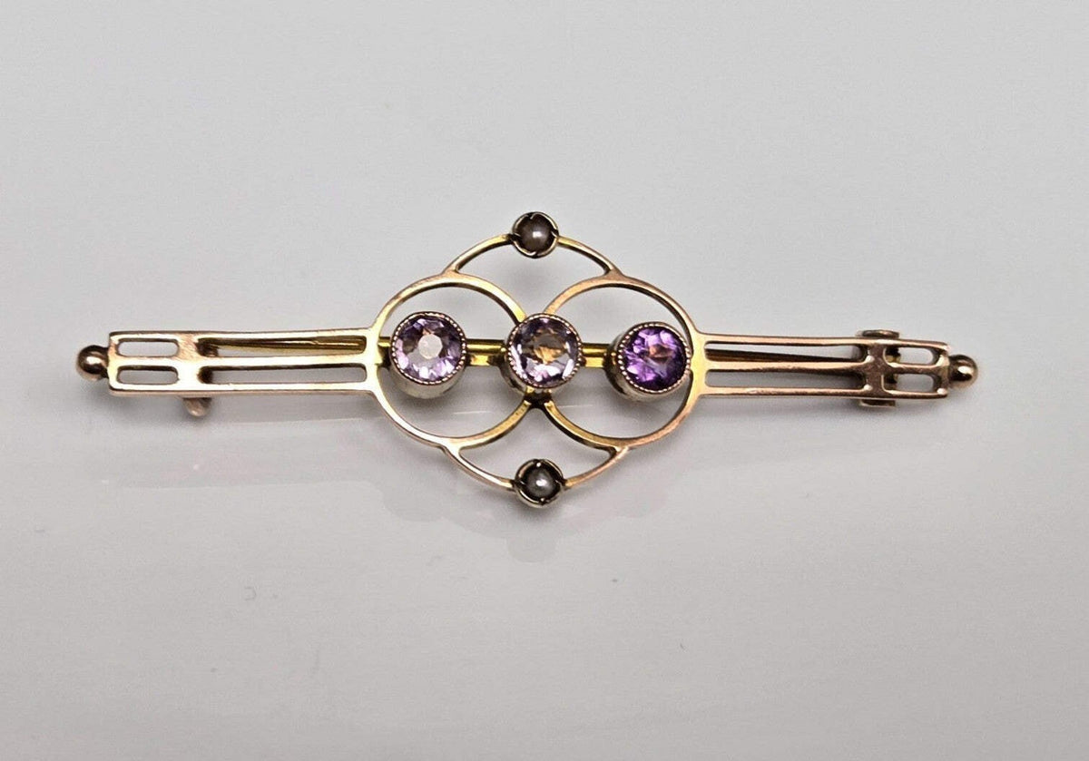 9ct Yellow Gold Victorian Brooch Amethyst and Pearl Stones Hallmarked