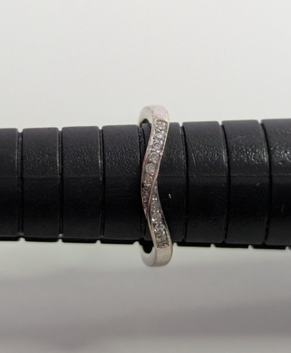 18ct White Gold Ring 10 Diamond Solid Band Hallmark Size J 1/2