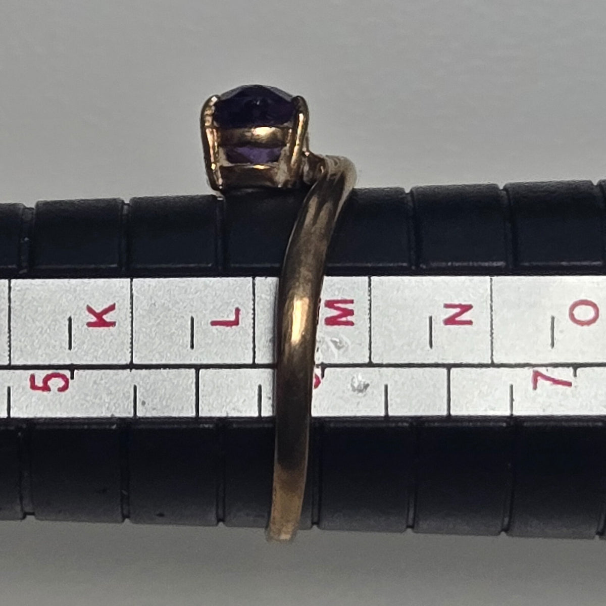9ct Gold Ring Amethyst Size L Stone Prong Setting UK Hallmark 1.5g Oval Stone